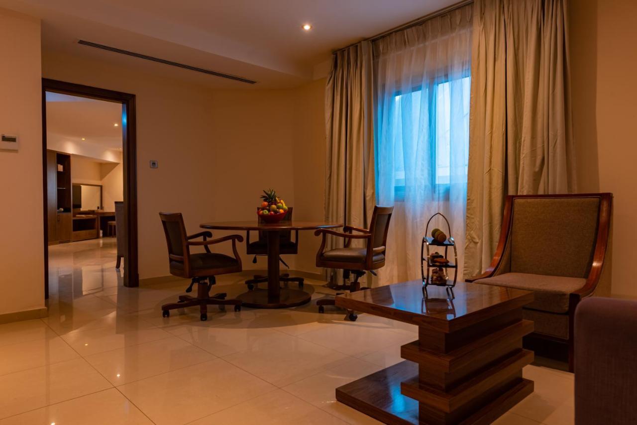 Pyramid Continental Hotel Τζούμπα Εξωτερικό φωτογραφία